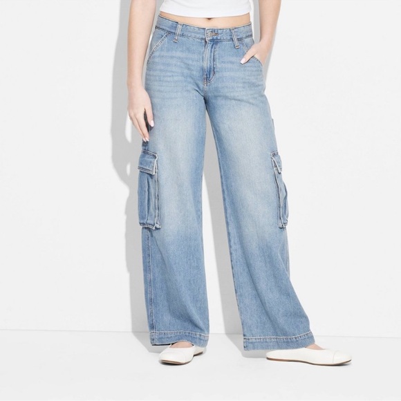 wild fable Denim - Women's Mid-Rise Cargo Baggy Jeans - Wild Fable Medium Wash